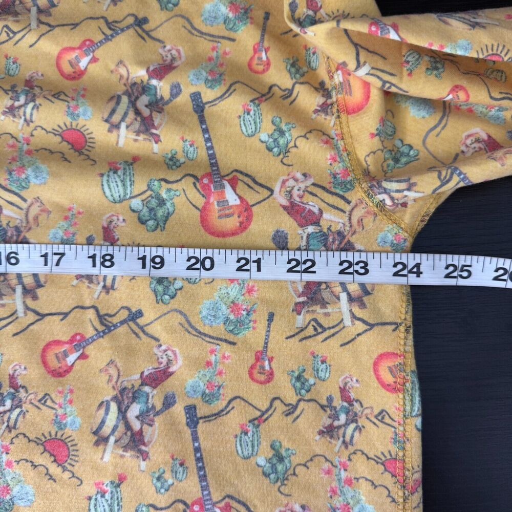 Lucky and Blessed Top Womens Medium Tunic Western Cowgirl Guitar Print Rodeo NEW - Picture 10 of 12